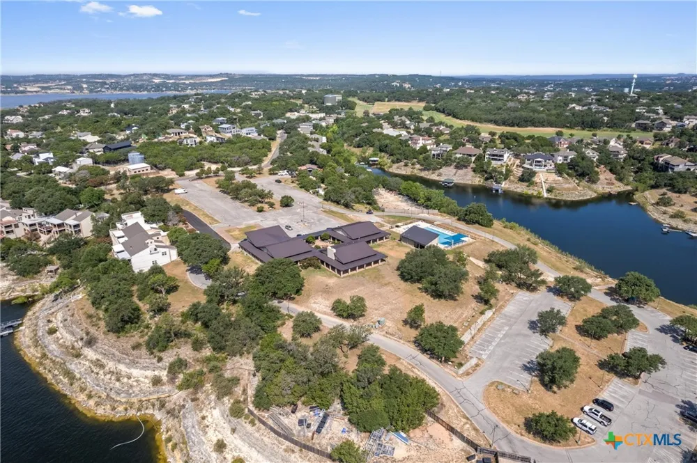 418 S Venture Boulevard Point Venture, TX 78645