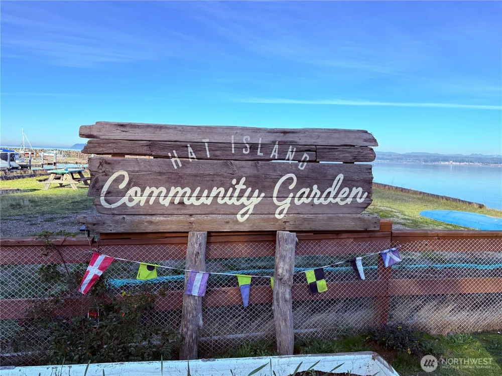 33 G Mukilteo Way Hat Island, WA 98206