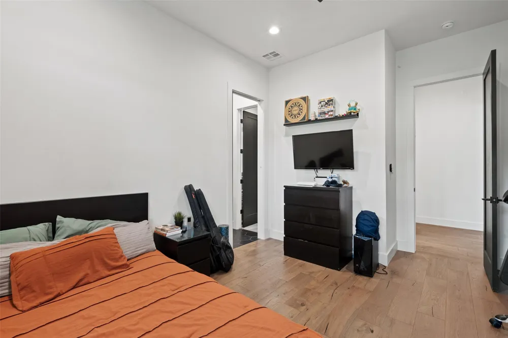 418 Venture Boulevard S Point Venture, TX 78645