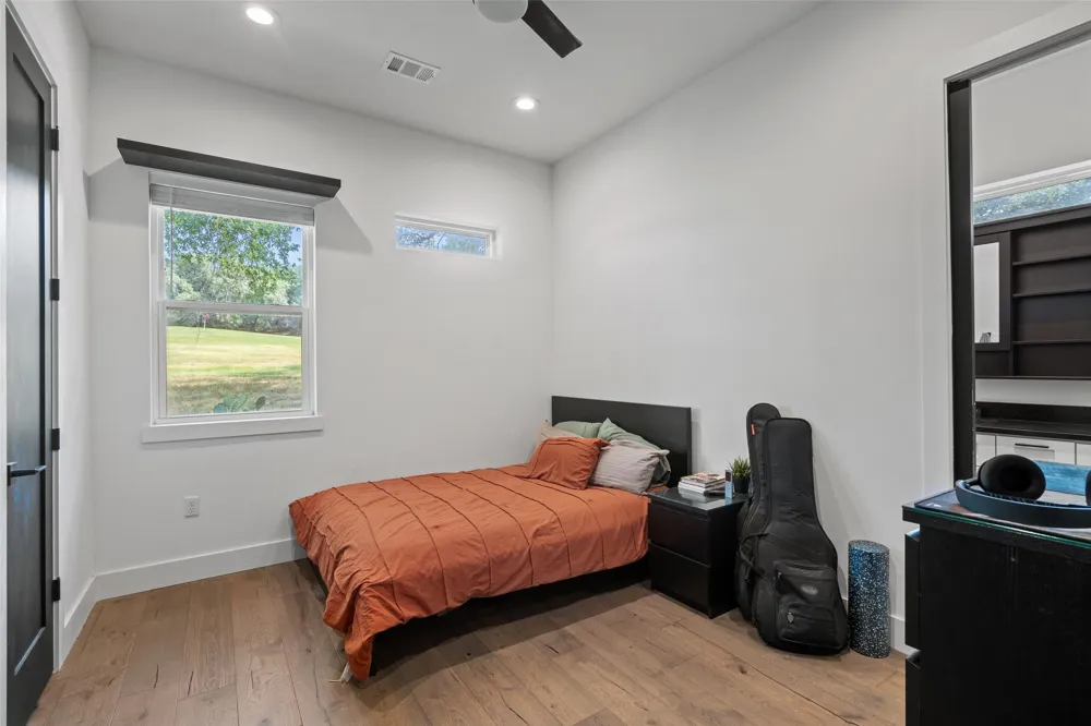 418 Venture Boulevard S Point Venture, TX 78645