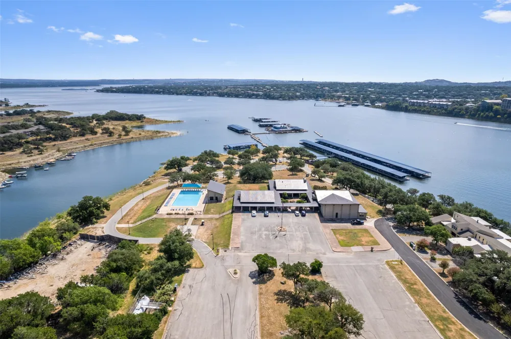 418 Venture Boulevard S Point Venture, TX 78645