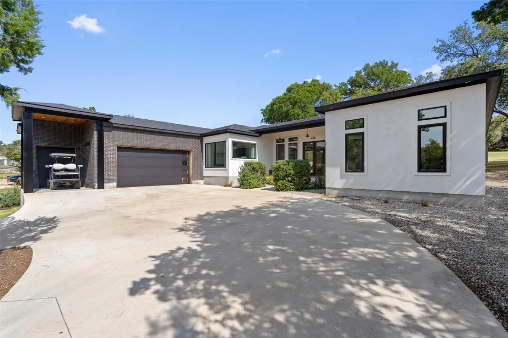 418 Venture Boulevard S Point Venture, TX 78645