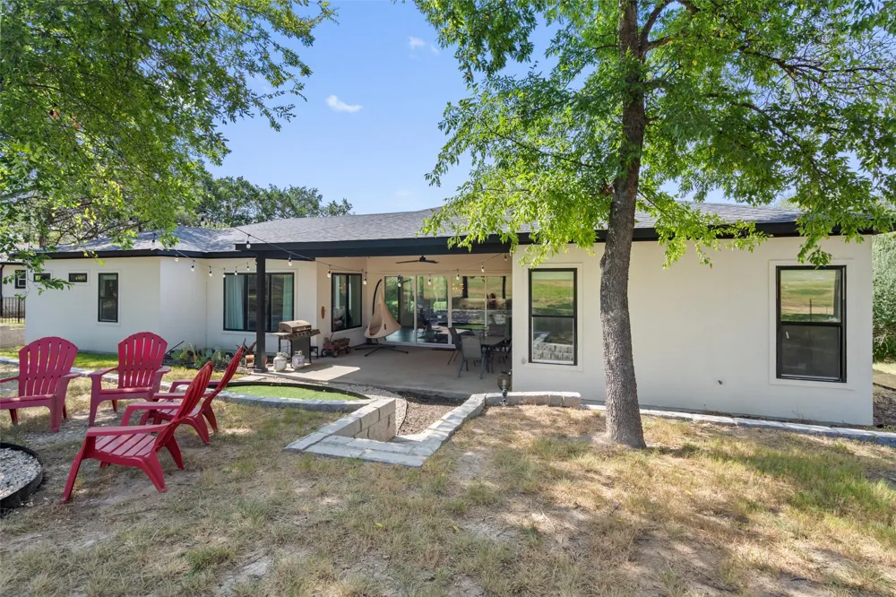 418 Venture Boulevard S Point Venture, TX 78645