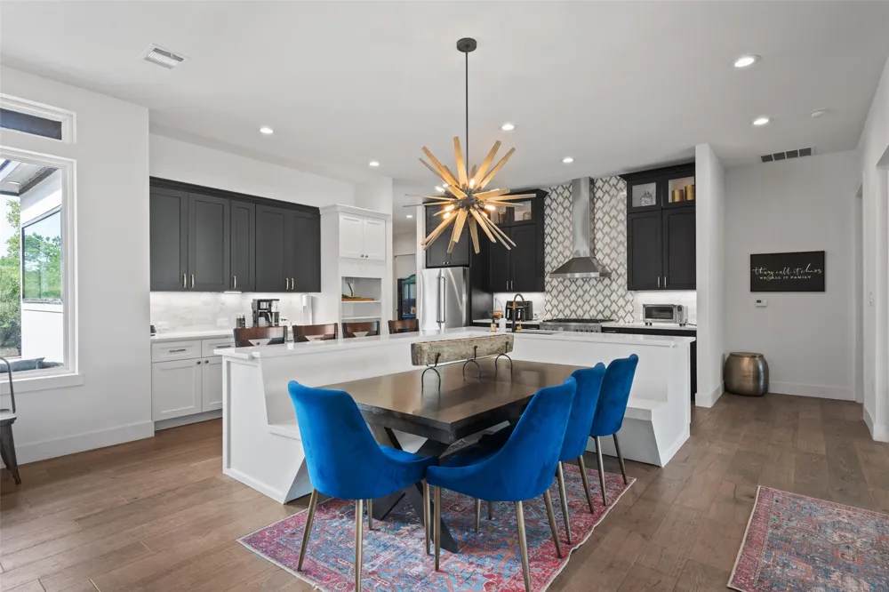 418 Venture Boulevard S Point Venture, TX 78645