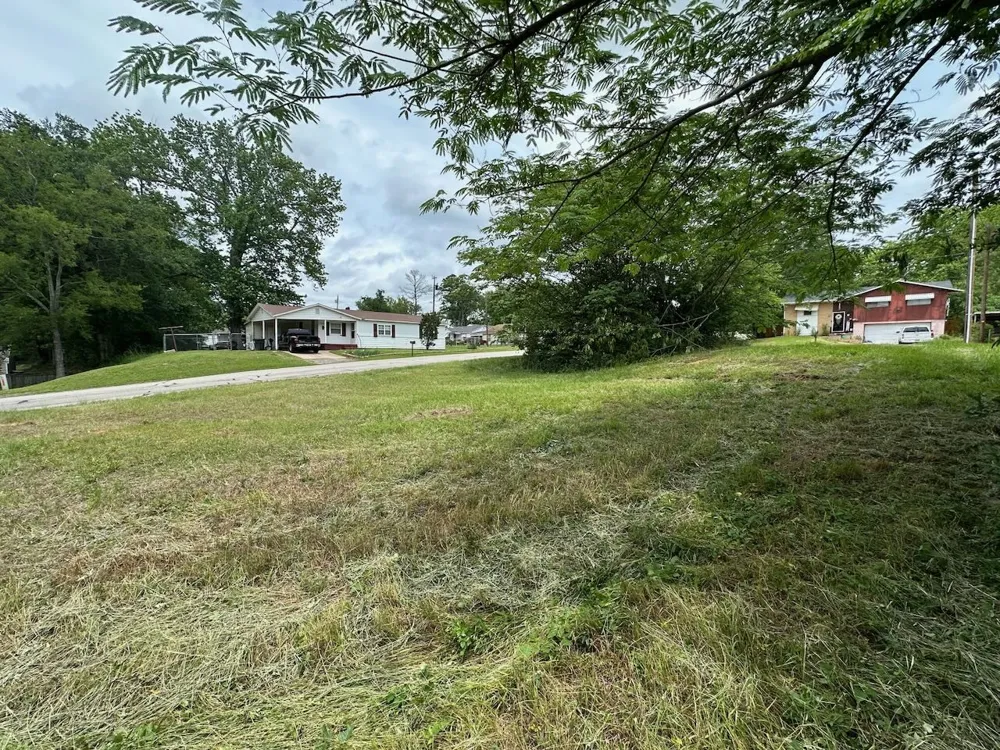 1610 Hill Avenue Tyler, TX 75702