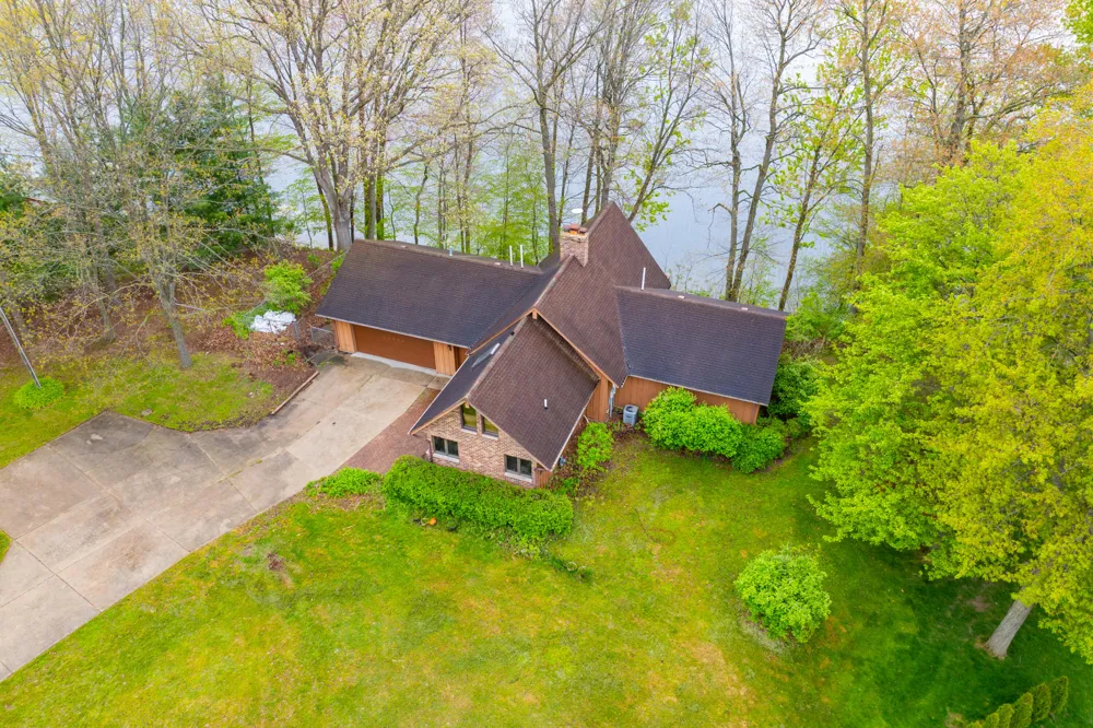 28323 Northern Bluff Drive Pine Grove Township, MI 49055