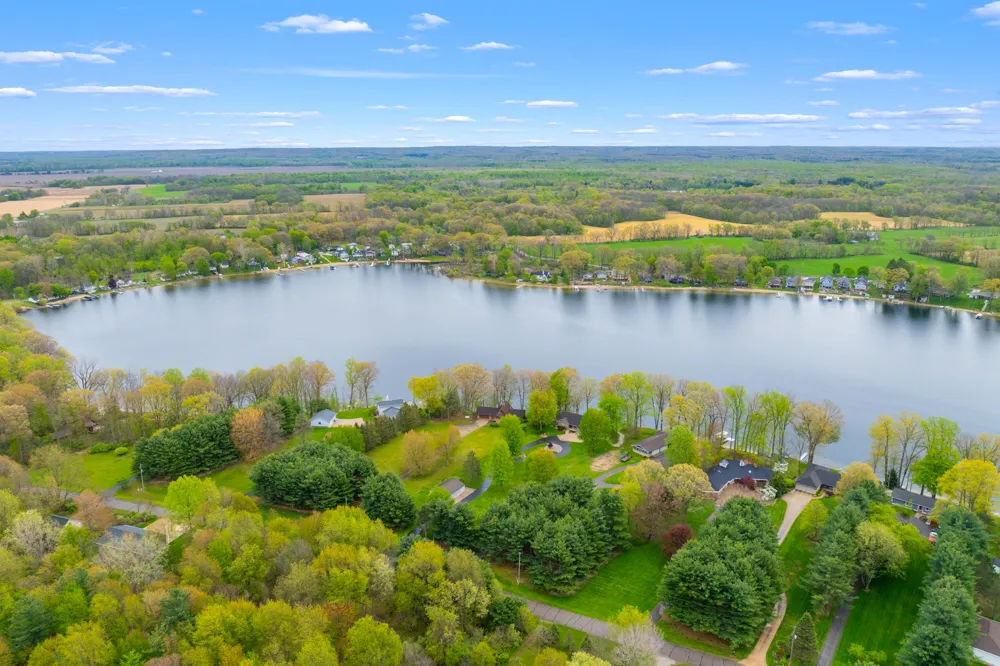28323 Northern Bluff Drive Pine Grove Township, MI 49055
