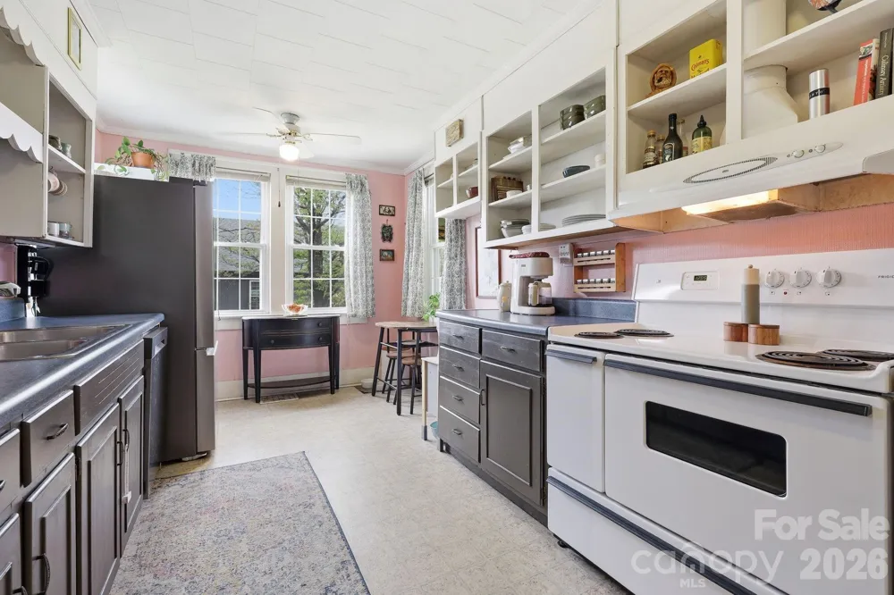 77 Pulliam Street Marion, NC 28752
