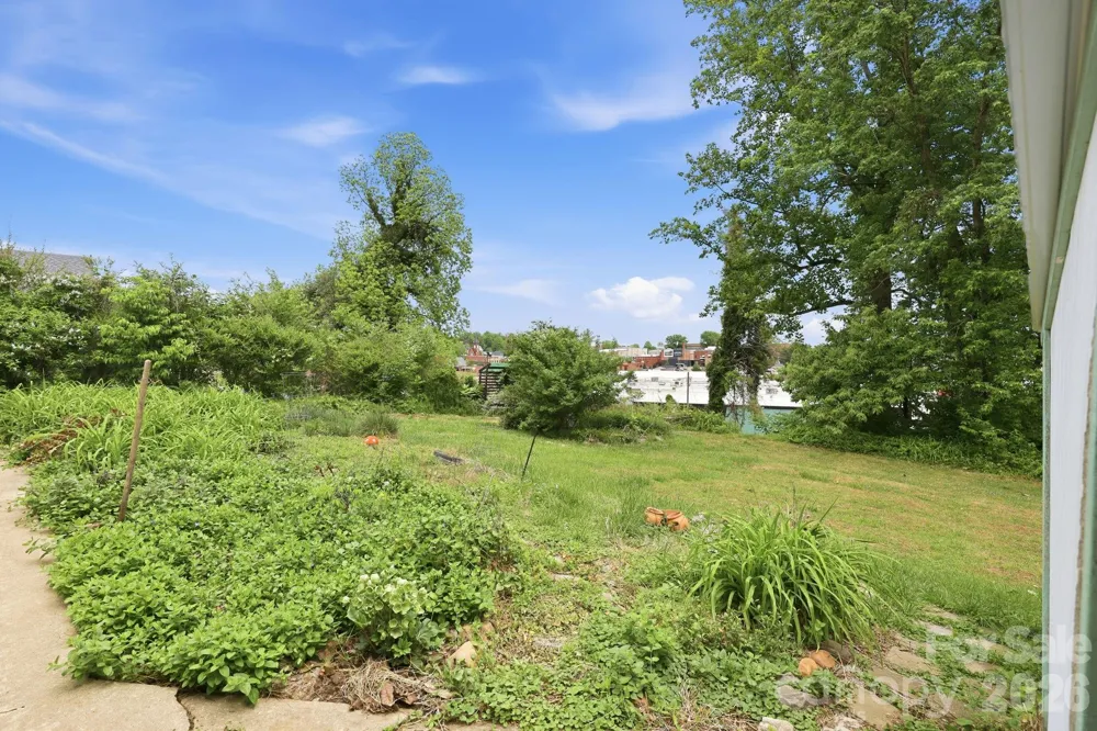 77 Pulliam Street Marion, NC 28752