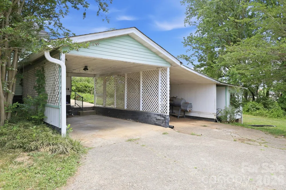77 Pulliam Street Marion, NC 28752