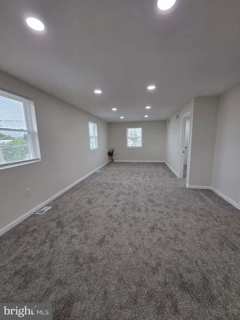 102 E CLEMENTS BRIDGE ROAD #2 Runnemede, NJ 08078