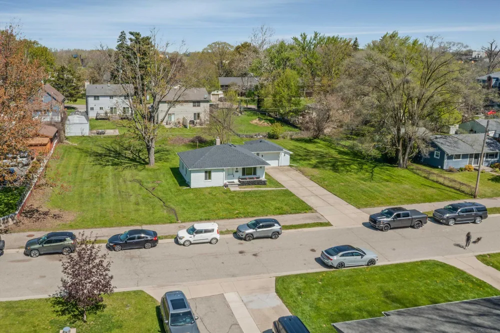 7553 Nichols Street Utica City, MI 48317