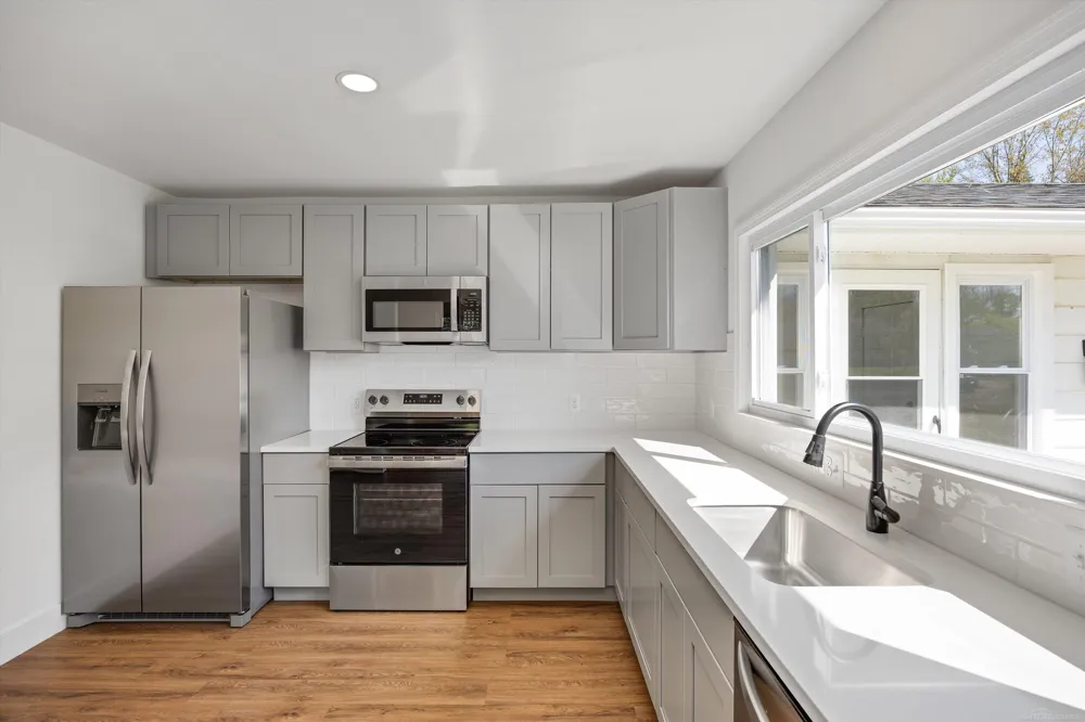 7553 Nichols Street Utica City, MI 48317