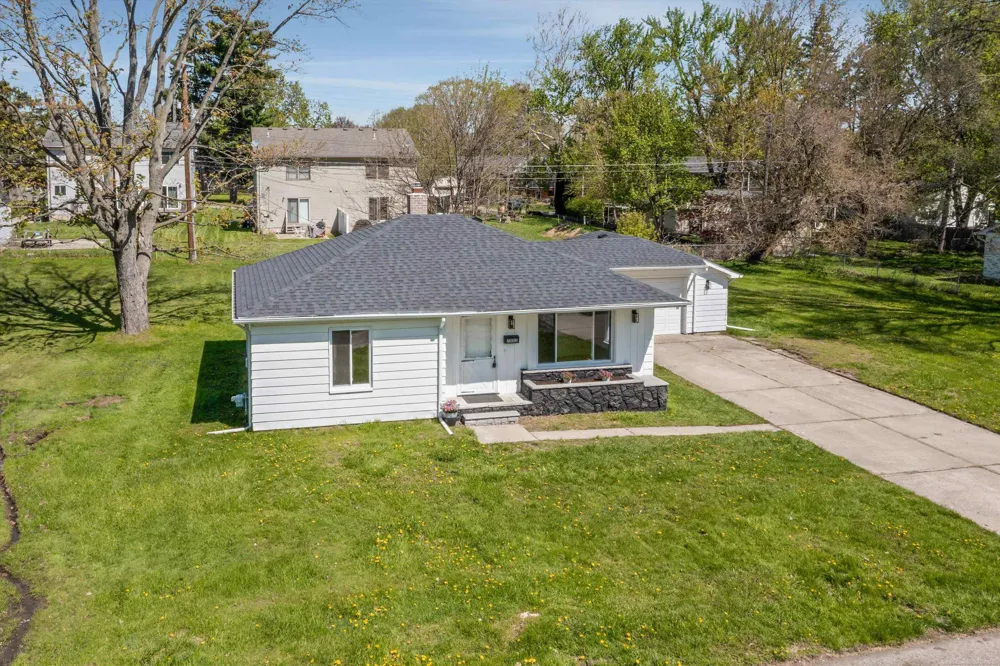 7553 Nichols Street Utica City, MI 48317