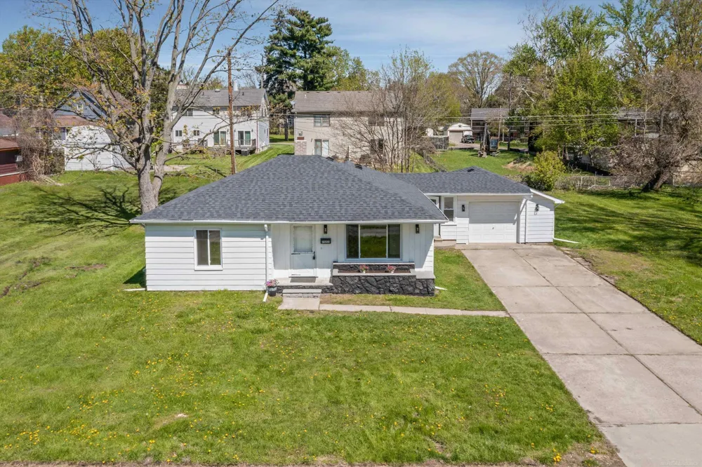 7553 Nichols Street Utica City, MI 48317