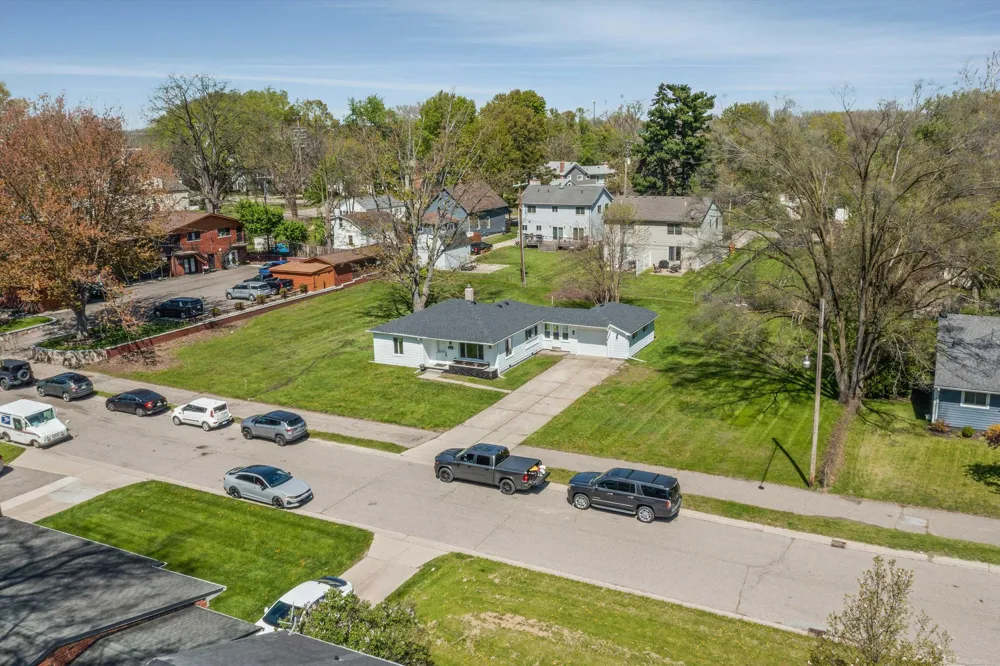 7553 Nichols Street Utica City, MI 48317