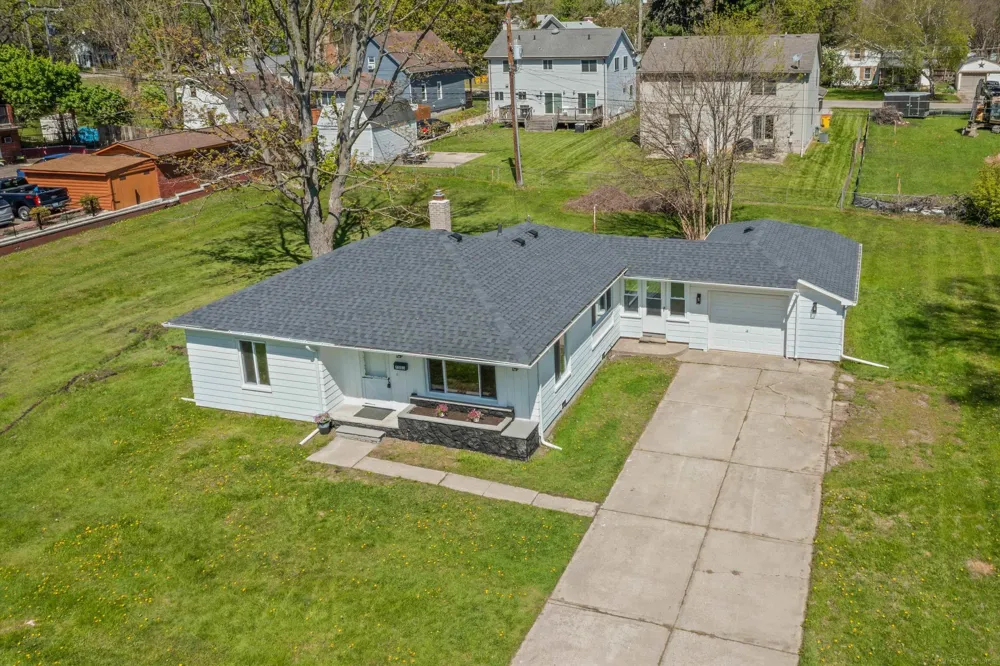 7553 Nichols Street Utica City, MI 48317