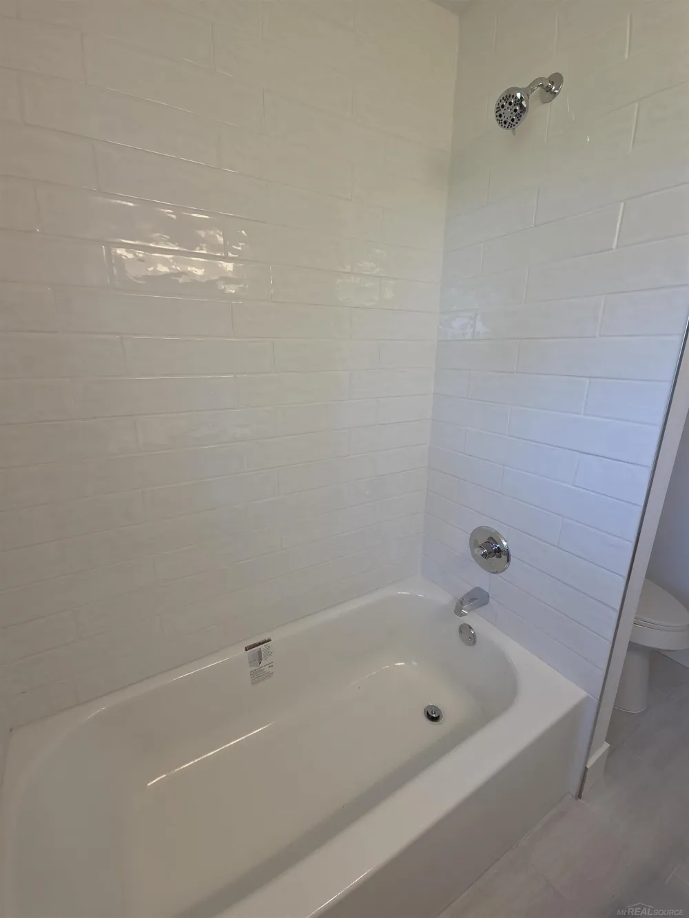 7553 Nichols Street Utica City, MI 48317