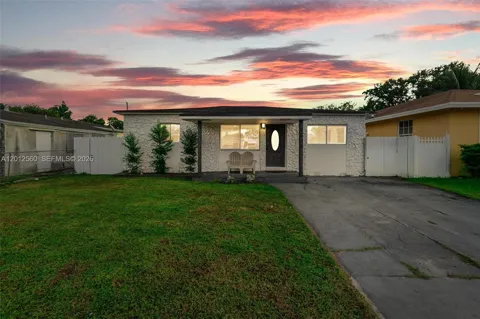 4530 SW 25th St