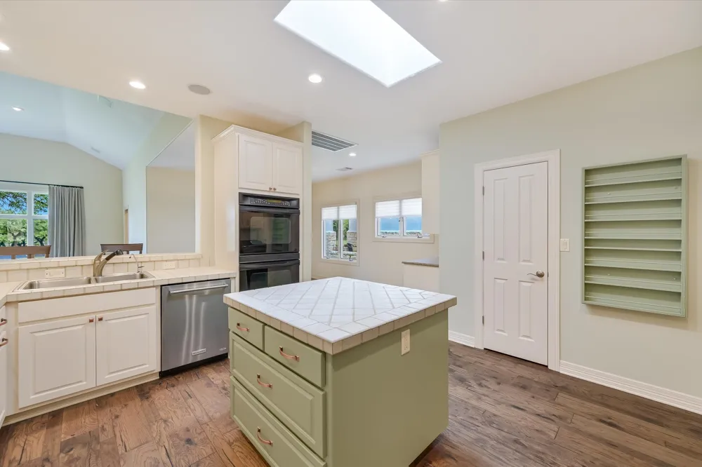 2300 FOUNDERS CIRCLE Spicewood, TX 78669