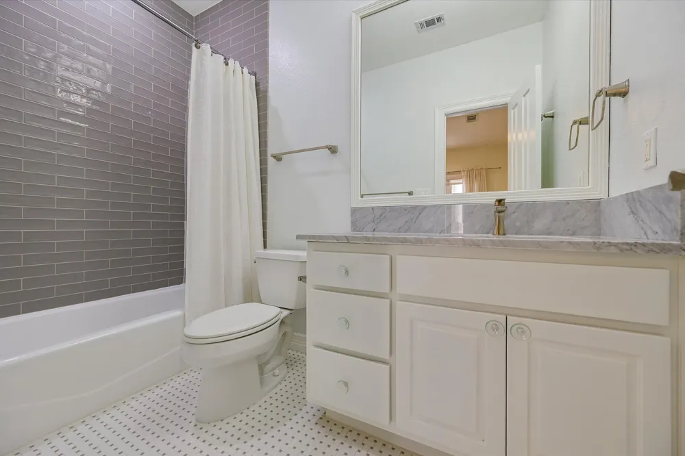 2300 FOUNDERS CIRCLE Spicewood, TX 78669
