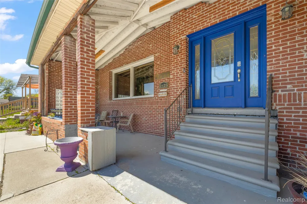 2425 W Grand Boulevard Detroit City, MI 48208