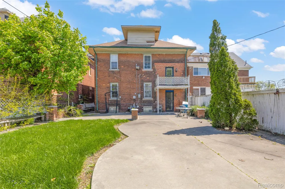 2425 W Grand Boulevard Detroit City, MI 48208