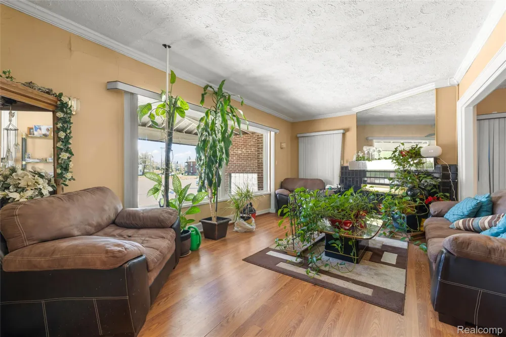 2425 W Grand Boulevard Detroit City, MI 48208