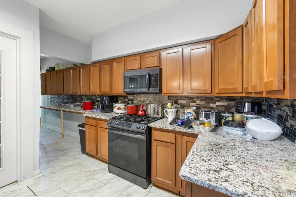 2425 W Grand Boulevard Detroit City, MI 48208