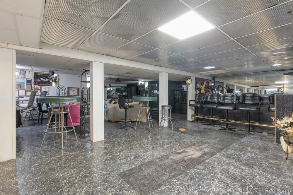 2425 W Grand Boulevard Detroit City, MI 48208