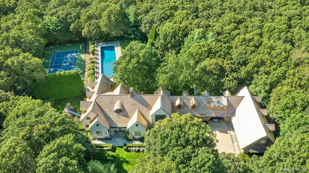 123 Abrahams Path East Hampton, NY 11937