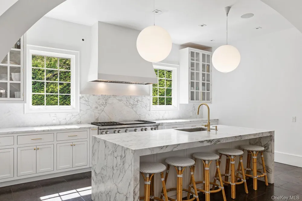 123 Abrahams Path East Hampton, NY 11937