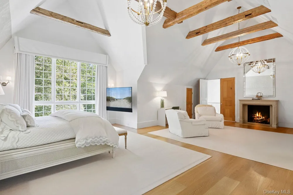 123 Abrahams Path East Hampton, NY 11937