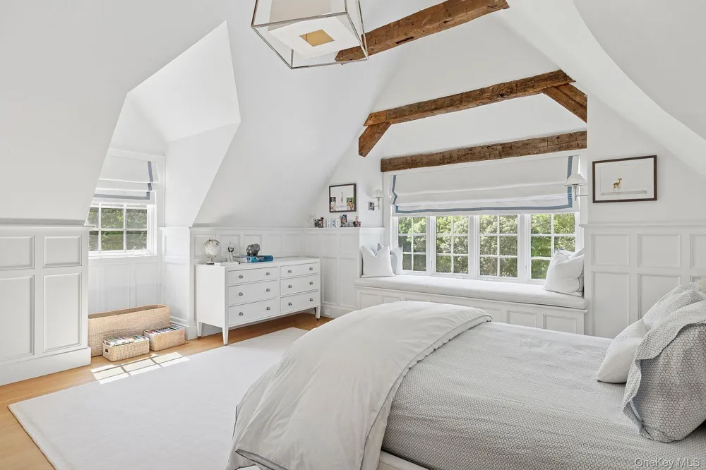 123 Abrahams Path East Hampton, NY 11937