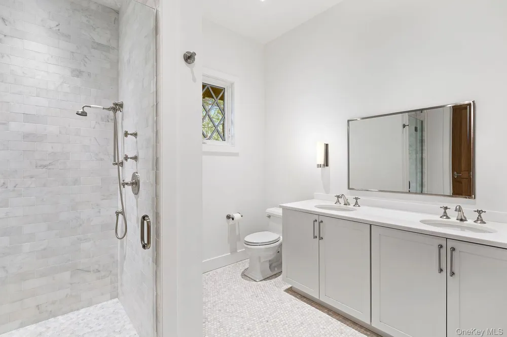 123 Abrahams Path East Hampton, NY 11937