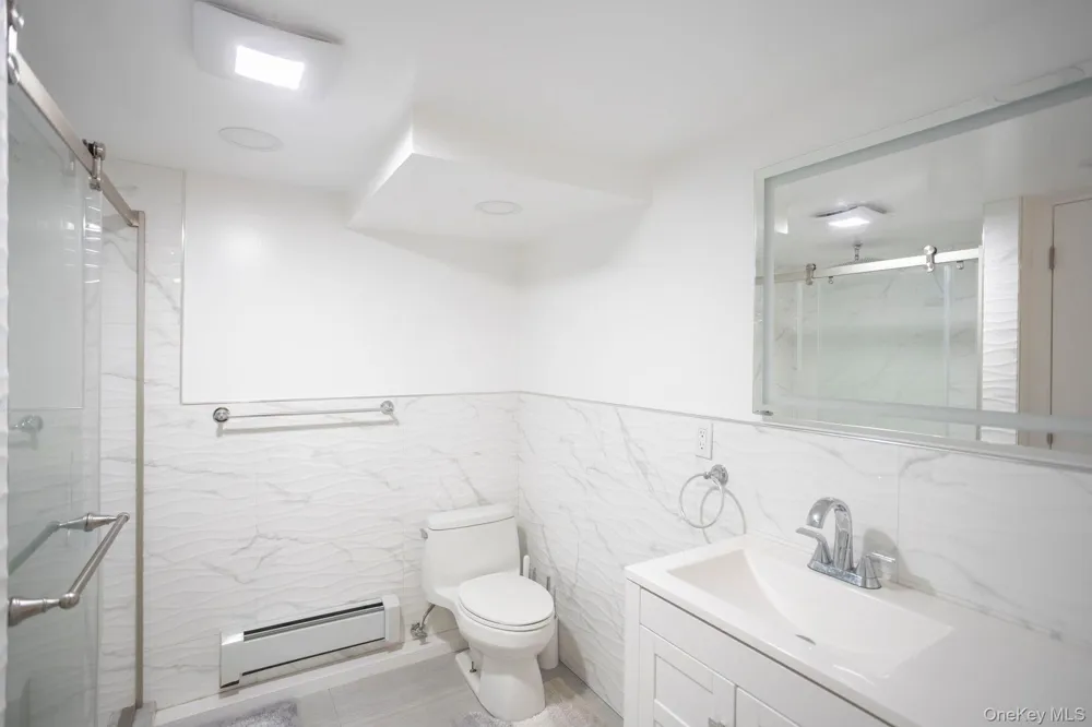 219-26 Peck Avenue Hollis Hills, NY 11427