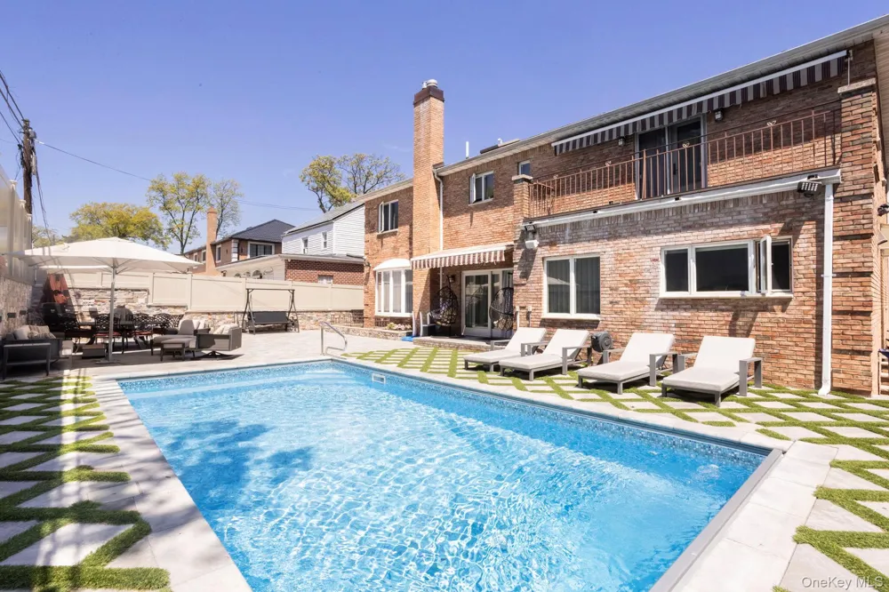 219-26 Peck Avenue Hollis Hills, NY 11427