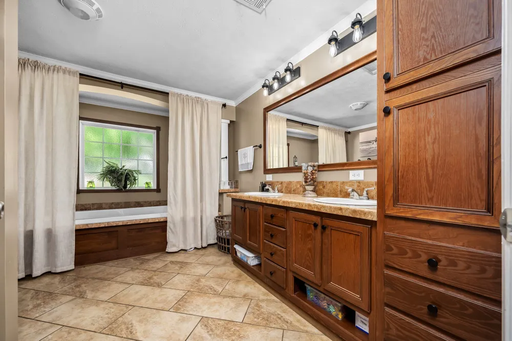 4303 Moore Ln Culleoka, TN 38451