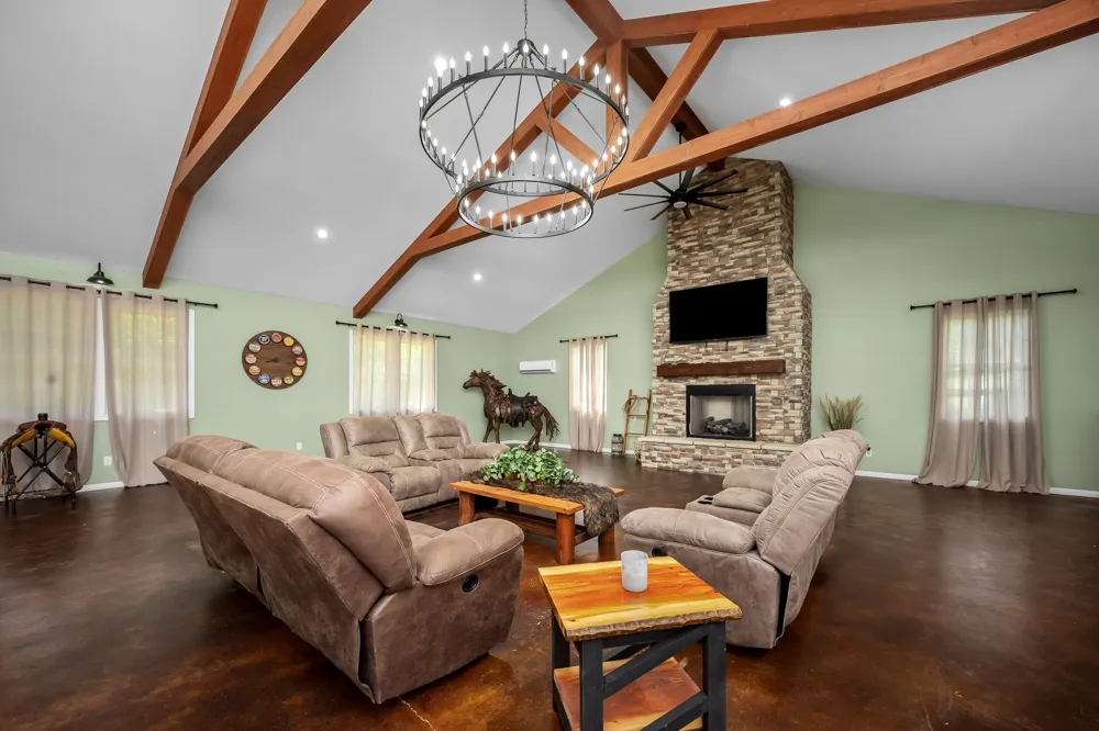 4303 Moore Ln Culleoka, TN 38451