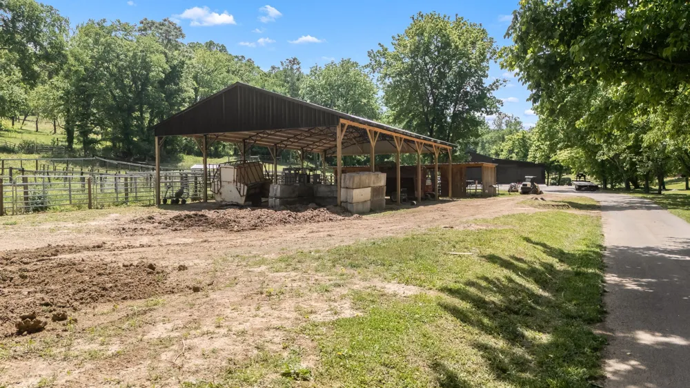 4303 Moore Ln Culleoka, TN 38451