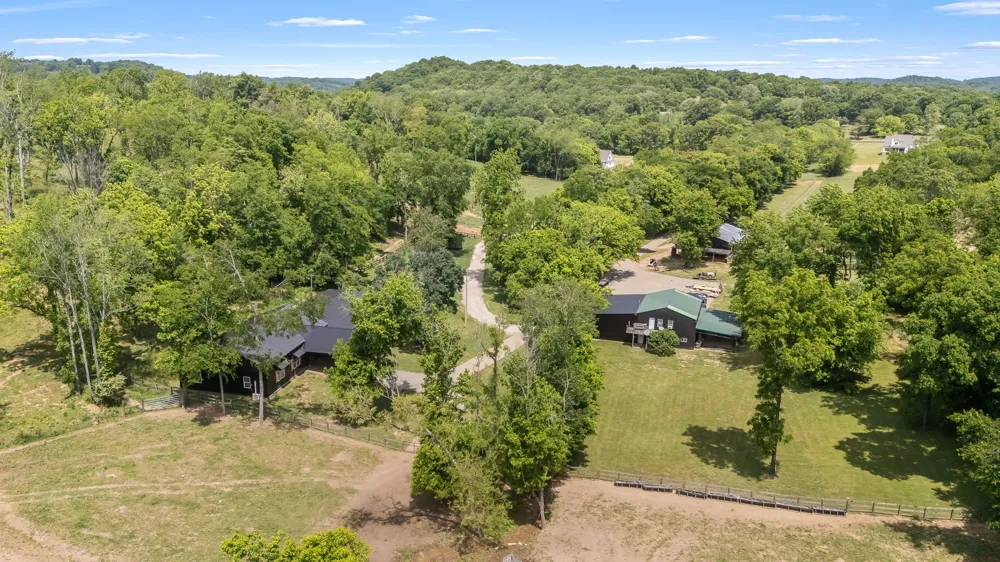 4303 Moore Ln Culleoka, TN 38451