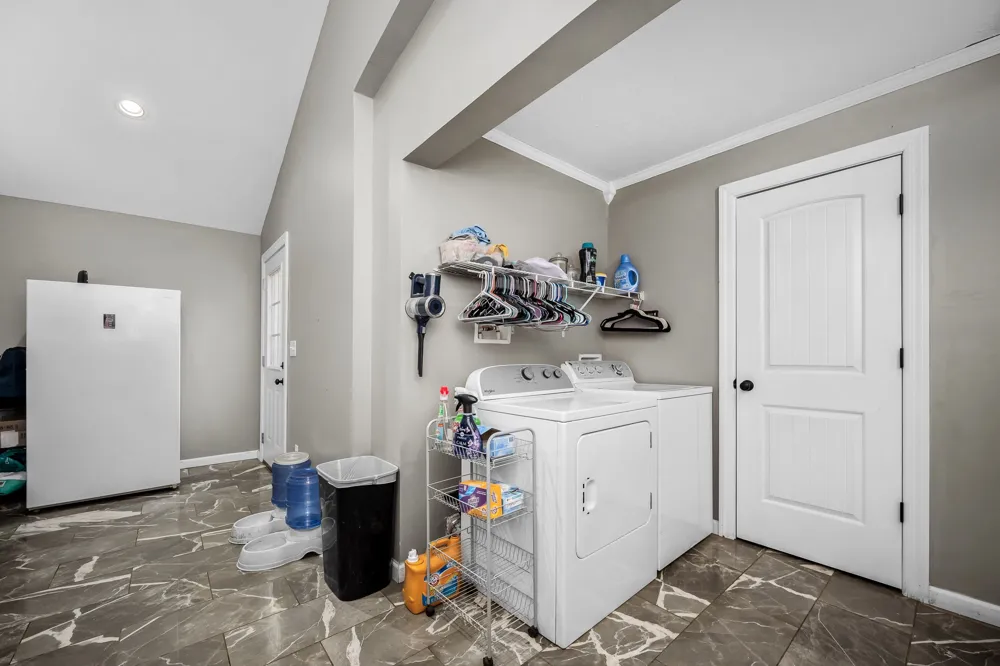 4303 Moore Ln Culleoka, TN 38451
