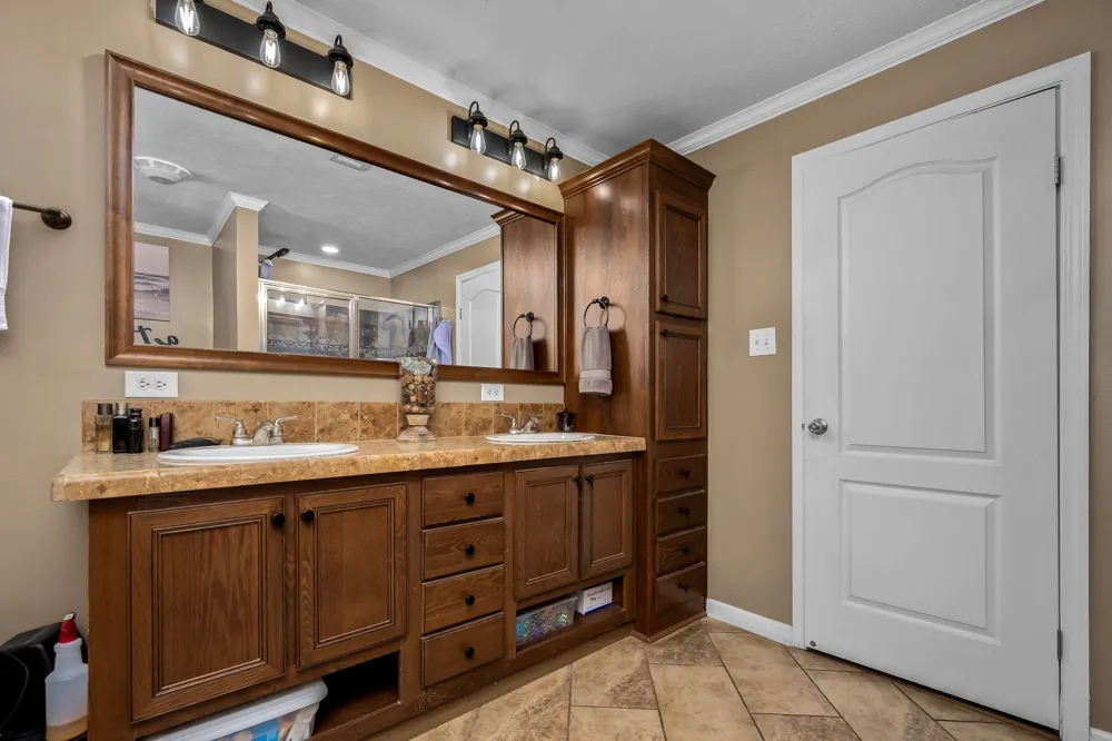 4303 Moore Ln Culleoka, TN 38451
