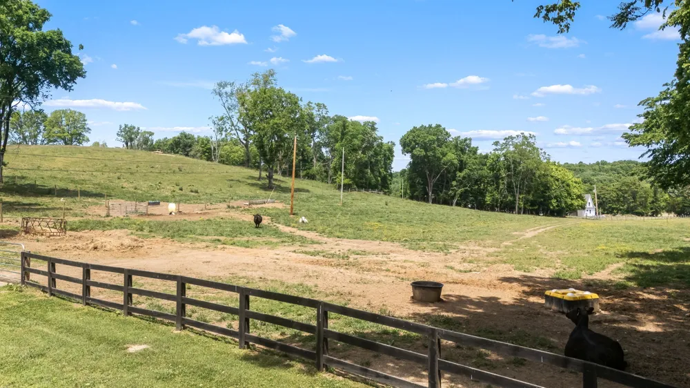 4303 Moore Ln Culleoka, TN 38451