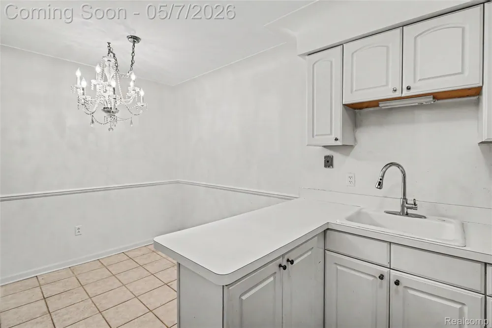 995 Cass Lake Road #144 Waterford Charter Township, MI 48328