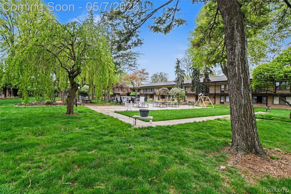 995 Cass Lake Road #144 Waterford Charter Township, MI 48328