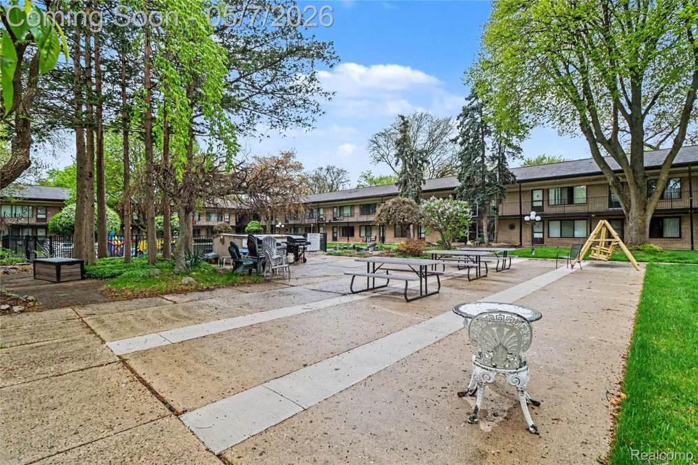 995 Cass Lake Road #144 Waterford Charter Township, MI 48328