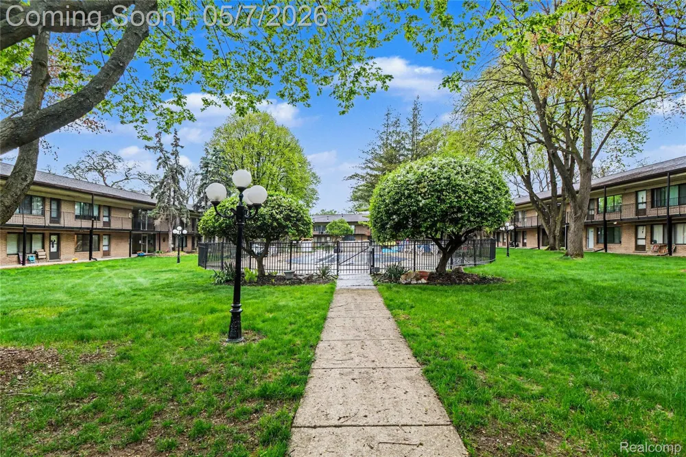 995 Cass Lake Road #144 Waterford Charter Township, MI 48328
