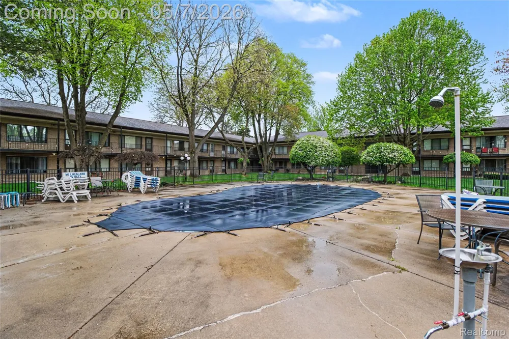 995 Cass Lake Road #144 Waterford Charter Township, MI 48328