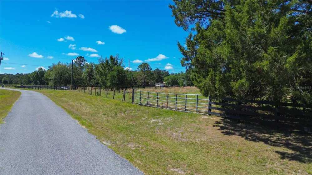 6489 QUARTERHORSE LANE Brooksville, FL 34604